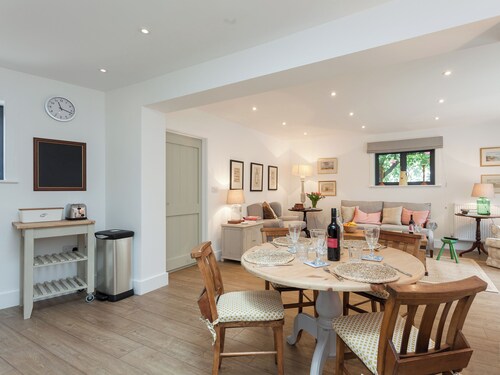 2 bedroom accommodation in Beauworth, near Alresford