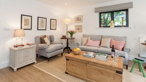 Living area - 2 bedroom accommodation in Beauworth, near Alresford (Beauworth, near Alresford)