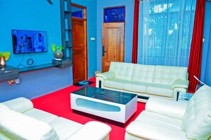 Standard Suite | Living area