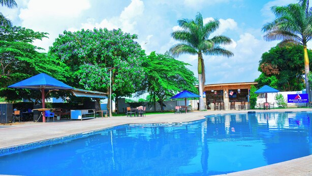 2 bars/lounges - MARKDON VILLAGE HOTEL (Dodoma)