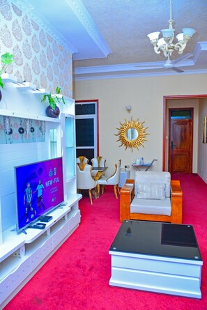 Executive-Suite | Wohnbereich | Kamin