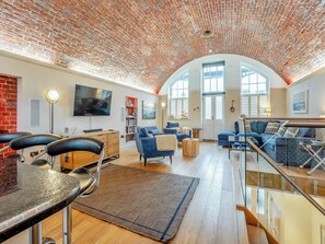 Interior - 3 bedroom accommodation in Freshwater (Freshwater)