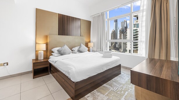 Room - Pure Living - Mesmerizing Marina-View Apartment With Balcony (Dubai)