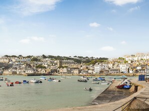 Marina - 4 bedroom accommodation in St Ives (St Ives)