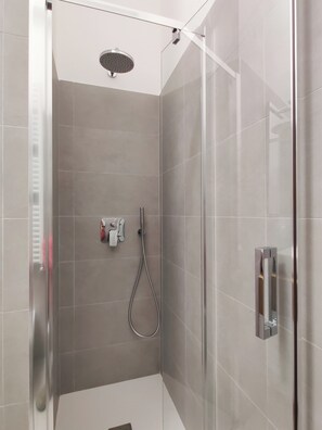 Bathroom - OXILIA (Milan)