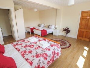 8 habitaciones, decoración personalizada y muebles diferentes 