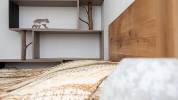 2 slaapkamers, een strijkplank/strijkijzer, reisbedje, gratis wifi