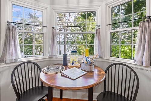 Lake Front Cottage with Amazing Firepit, Private Dock, Sleeps 6-8