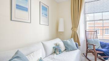 Cottage | Living area