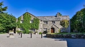 Exterior - The Manor House (Looe)
