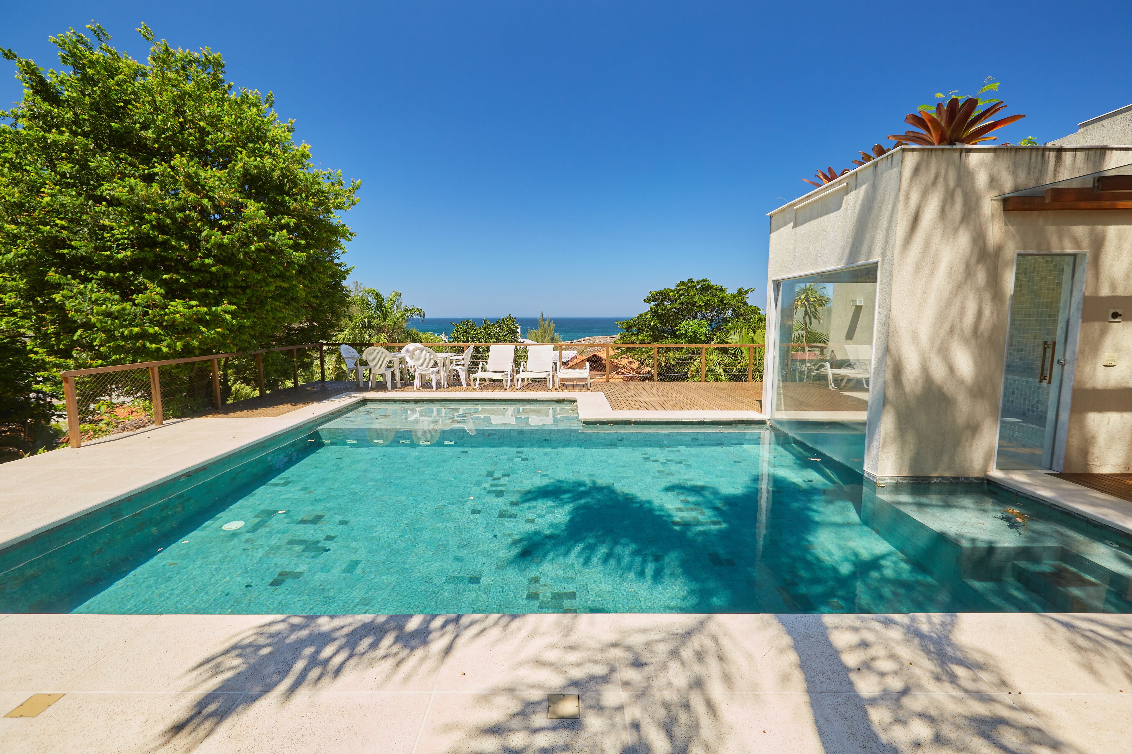 Hồ bơi ngoài trời 