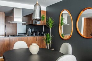 冰箱、微波炉、烤箱、炉灶