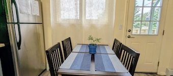 Minutes from the Airport. Free WiFi & parking! Onsite laundromat & food market.
