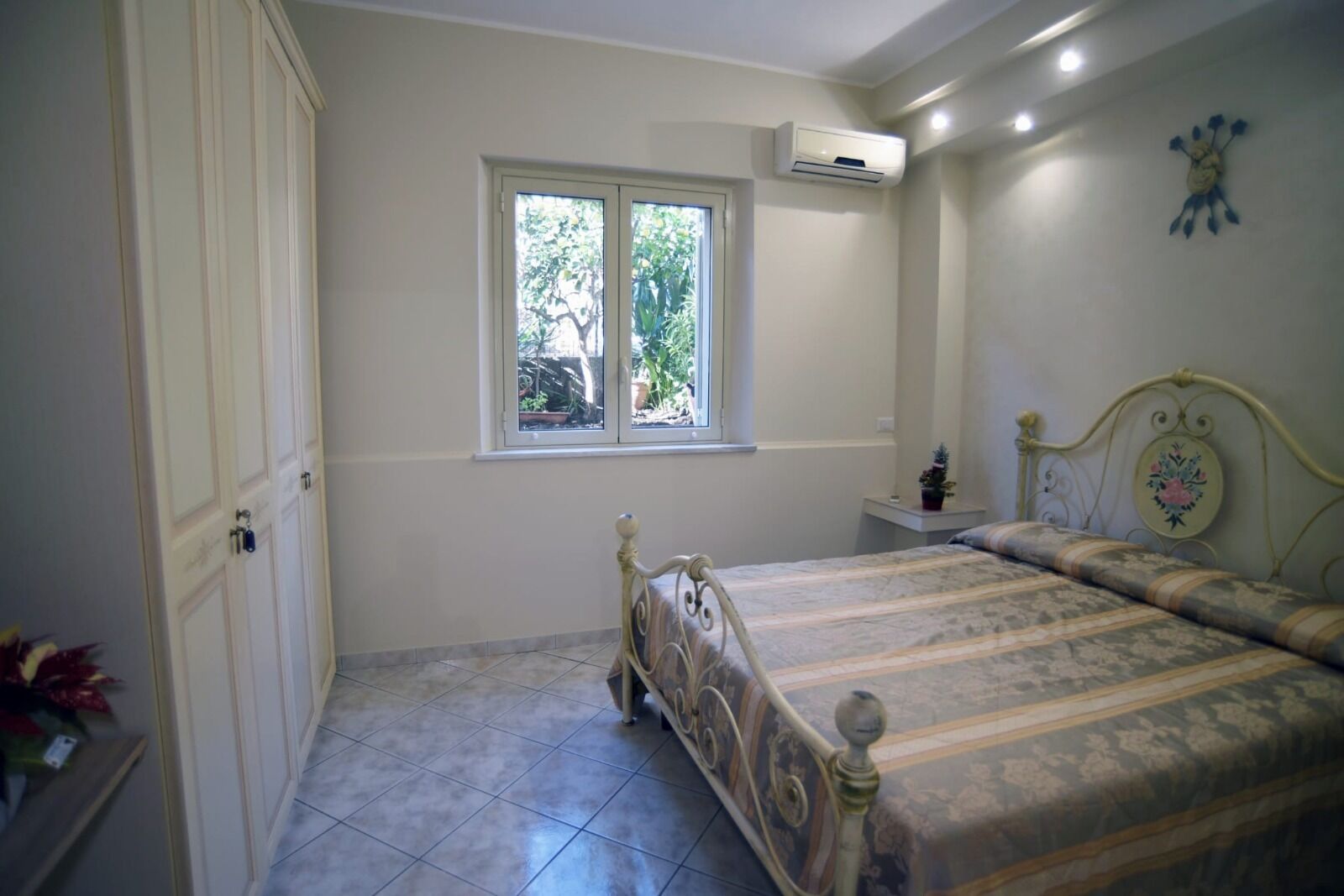 1 chambre, bureau, fer et planche à repasser, Wi-Fi