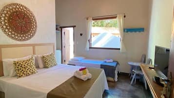 Suíte premium, 1 cama Queen, no pátio | Roupas de cama premium, escrivaninha, espaço de trabalho para notebook