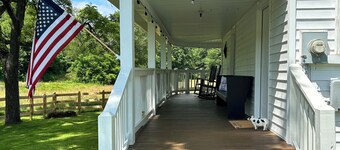 Farmhouse 2 minutes from The New River in Piney Creek, NC