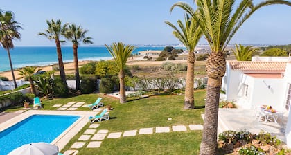 Stylish Villa w/ Heatable Pool near Galé Beach