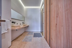 Hair dryer, towels, soap, shampoo - Ocean View Luxury condo - walk to beach (Puerto Vallarta)