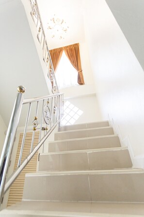 Interior - Thyme Pool Villa - 7 bedroom, Central City, Spacious (Muang Pattaya)