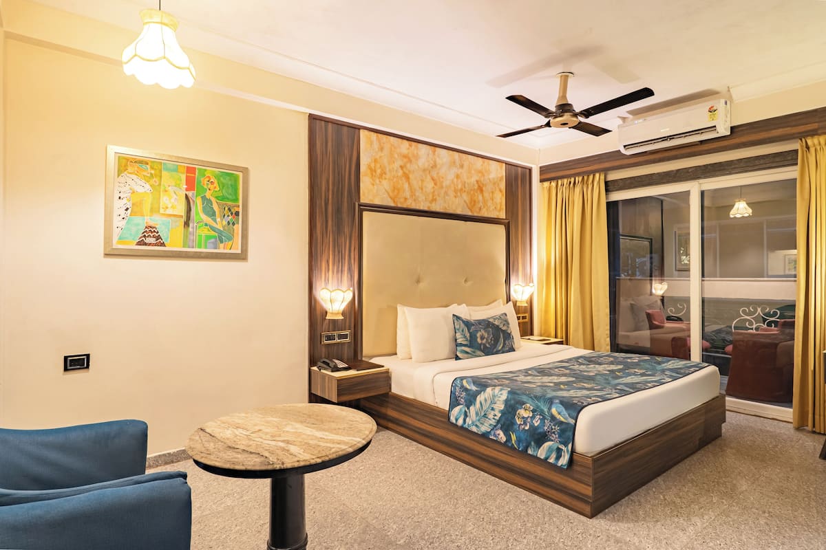 Premium Room with Private Balcony | Soundproofing, iron/ironing board, free WiFi
