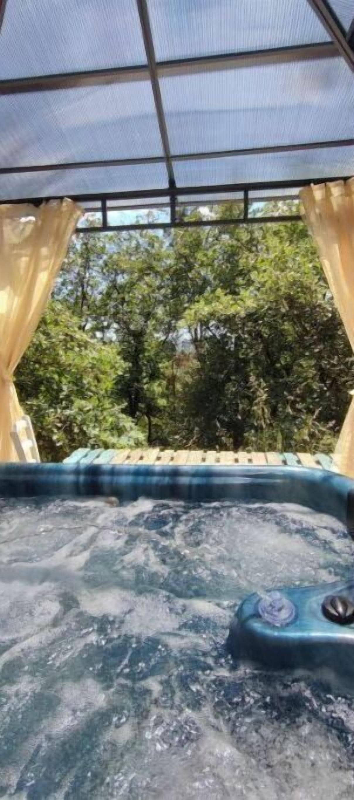 Bain à remous extérieur