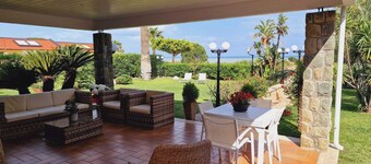 VILLA SANTINA - CEFALù - SEA VIEW AT 150 FROM THE BEACH WITH PRIVATE ACCESS. 