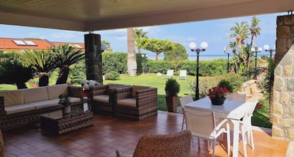 VILLA SANTINA - CEFALù - SEA VIEW AT 150 FROM THE BEACH WITH PRIVATE ACCESS.