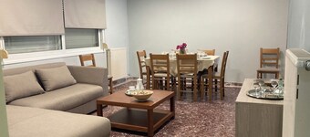 Yanni's Urban Residence