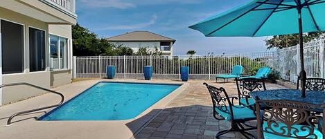 Studio (4 Bedrooms) | Pool