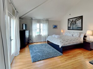 Ferienhaus, Mehrere Betten, Whirlpool, Gartenblick | 4 Schlafzimmer, individuell dekoriert, individuell eingerichtet