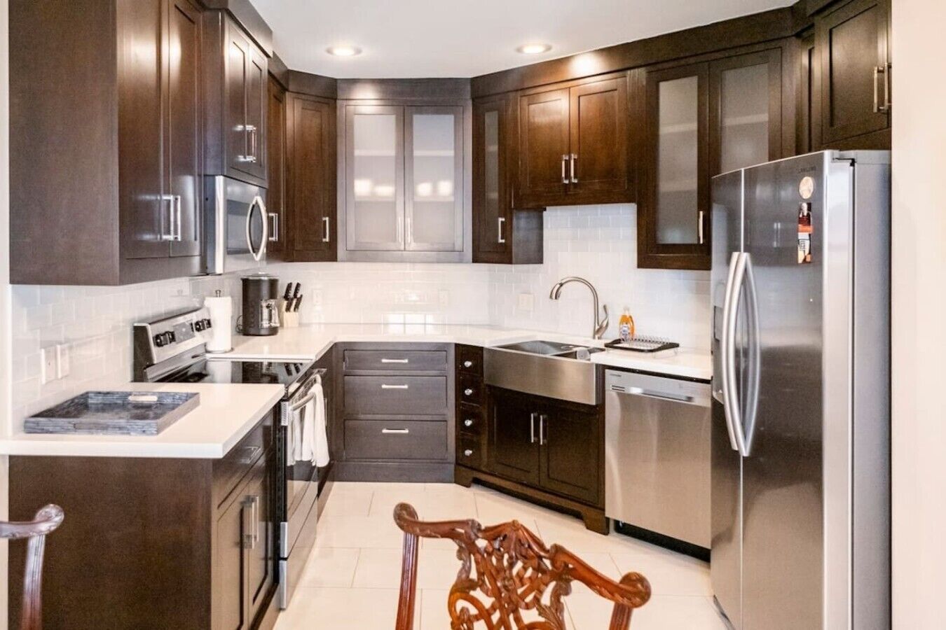 Coffee/tea maker, fridge, microwave, oven