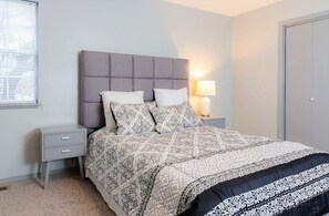 3 bedrooms, desk, iron/ironing board, free WiFi