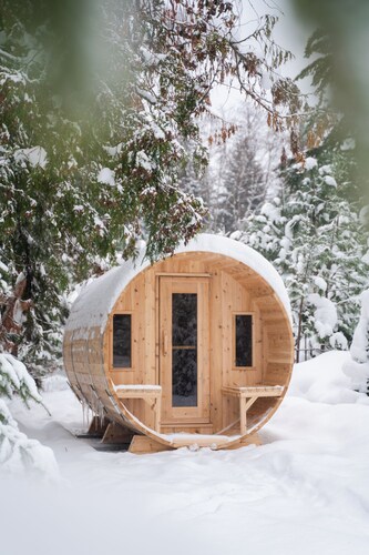 Natural Habitat Guesthouse with hot tub and sauna