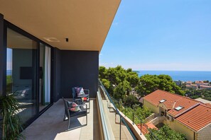 Apartment (1 Bedroom) | Balkon