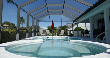 Beautiful Vacation Home with Saltwater Pool and Spa, Lake View and SW Exposure