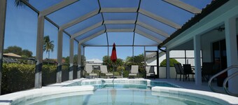 Beautiful Vacation Home with Saltwater Pool and Spa, Lake View and SW Exposure