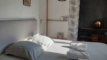 2 chambres, fer et planche Ă  repasser, Wi-Fi gratuit, draps fournis