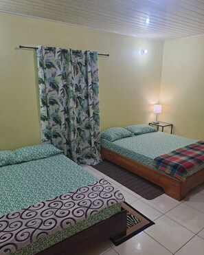 3 bedrooms, iron/ironing board, WiFi, bed sheets
