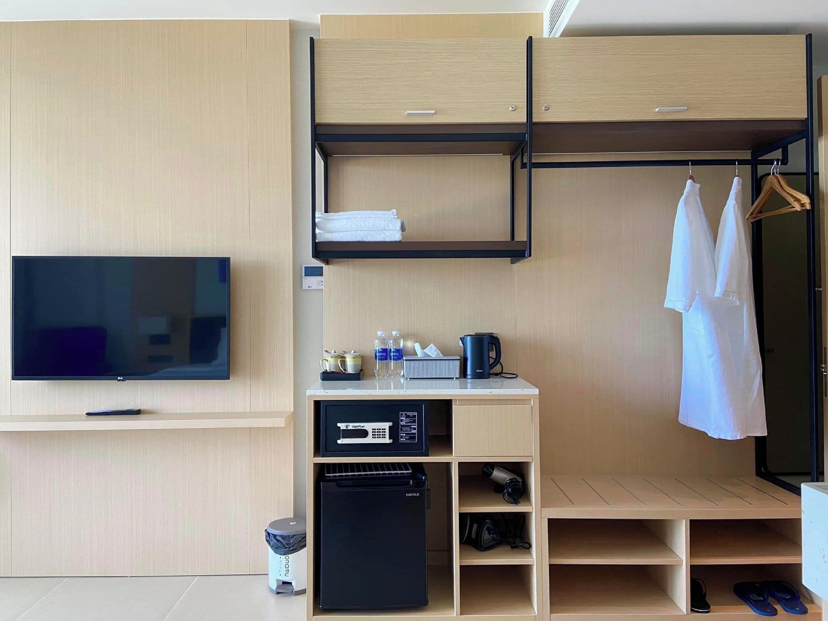 minibar, in-room safe, desk, blackout curtains