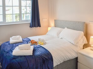 4 bedrooms, free WiFi, bed sheets - What a perfect location. (Mundesley, near Norwich)
