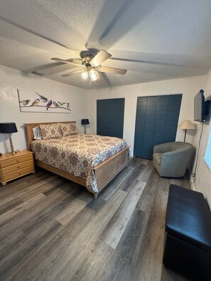 2 bedrooms, desk, iron/ironing board, free WiFi