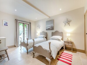 3 quartos, Wi-Fi de cortesia, roupa de cama