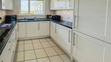 غسالة أطباق، كرسي للأطفال