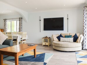 Living area - 3 bedroom accommodation in Looe (Looe)