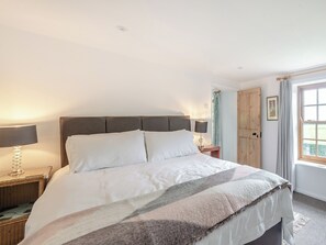 4 bedrooms, free WiFi, bed sheets