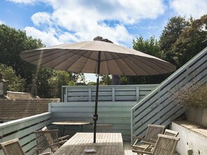 Sitting-out-area | Hepzibah Cottage, Broad Haven - 2 bedroom accommodation in Broad Haven (Broad Haven)