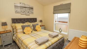 2 bedrooms, individually decorated, individually furnished, free WiFi