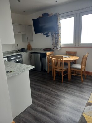 Apartment, Multiple Beds | Dining
