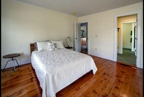 3 soverom, strykejern/-brett, reiseseng for barn og wi-fi (inkludert)