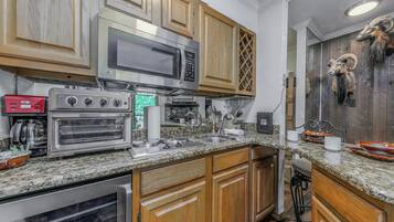 Condo (1 Bedroom) | Property amenity